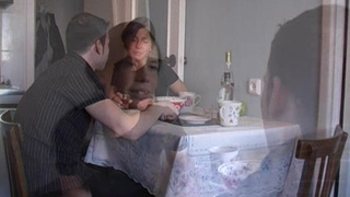 Русский парень натолкал в рот пьяной шлюшки
