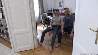 Русскую девушку брутально дрючат во все дырки на итальянском кастинге Рокки