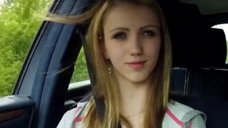 Ебарь на улице снял горячую и сексуальную попутчицу